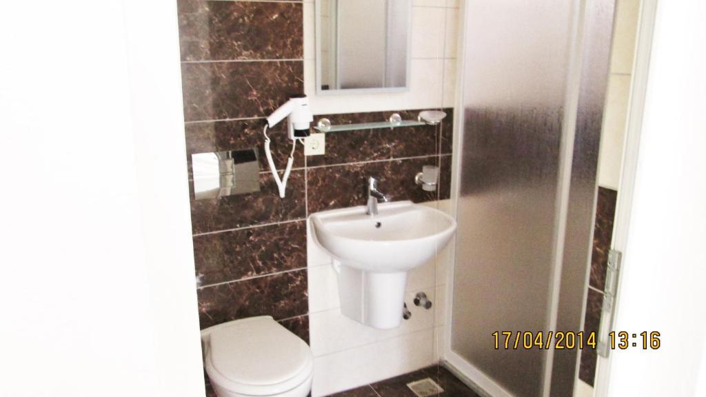 Zeybek 1 Pension Patara Bilik gambar