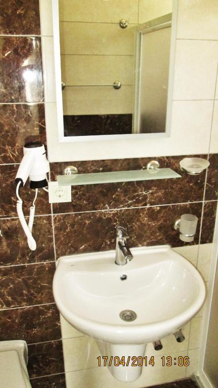 Zeybek 1 Pension Patara Bilik gambar