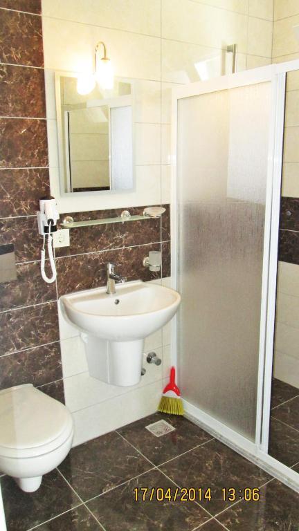 Zeybek 1 Pension Patara Bilik gambar
